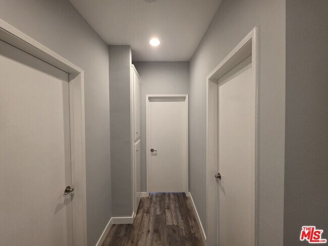 Building Photo - 210 S Lucia Ave