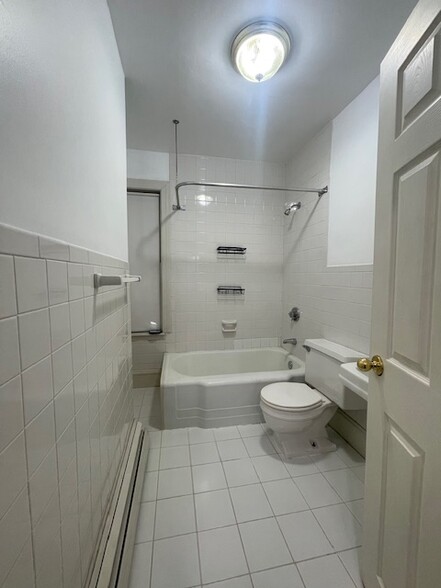 Building Photo - 137 Marcella St
