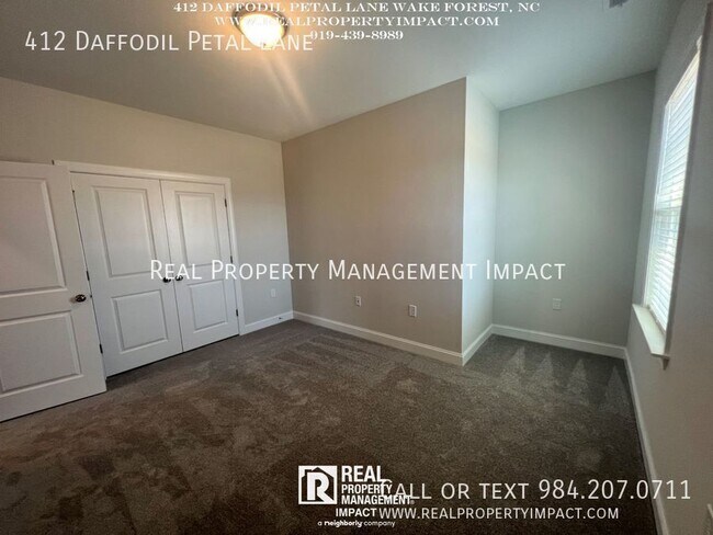 Building Photo - 412 Daffodil Petal Ln