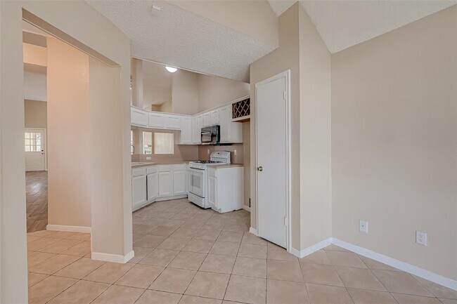 Building Photo - 4422 Waterfall Way