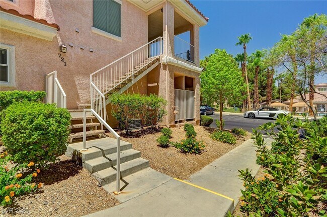 Building Photo - 251 S Green Valley Pkwy
