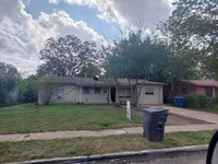 Building Photo - 3 Bedroom 2 Bath with Bonus Room near Broo...