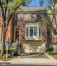 Building Photo - 150 Rees Pl