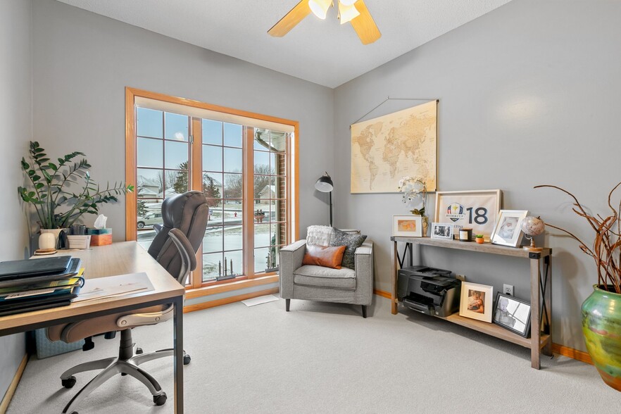 Building Photo - 8633 Carriage Hill Ct