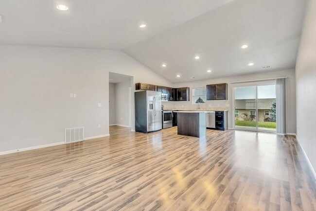 Building Photo - 5482 Summerland Drive