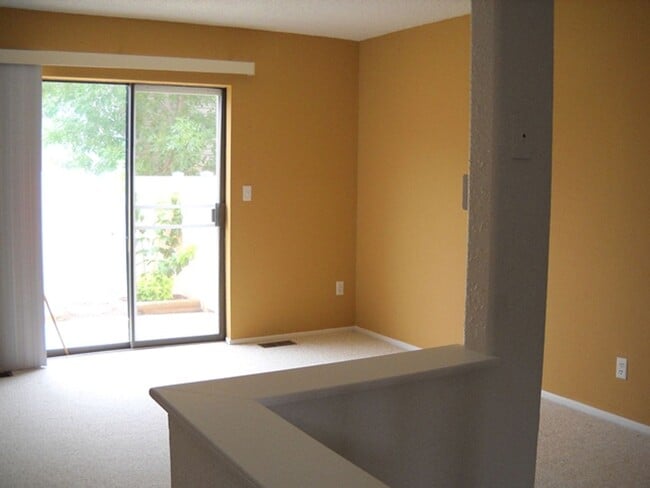 Building Photo - 3 Bedroom, 2 Bath Townhouse with Attached Garage in Desirable Lafayette, CO!