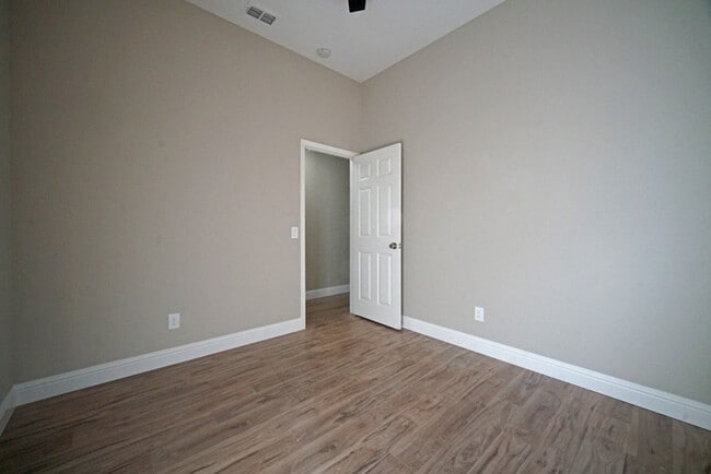 Building Photo - Beautifully remodeled 4 bedroom, 2 bathroo...