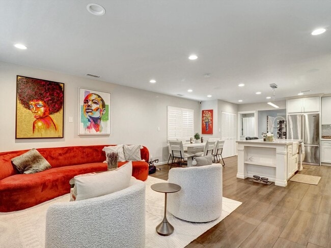 Building Photo - 5437 Coolidge Ave