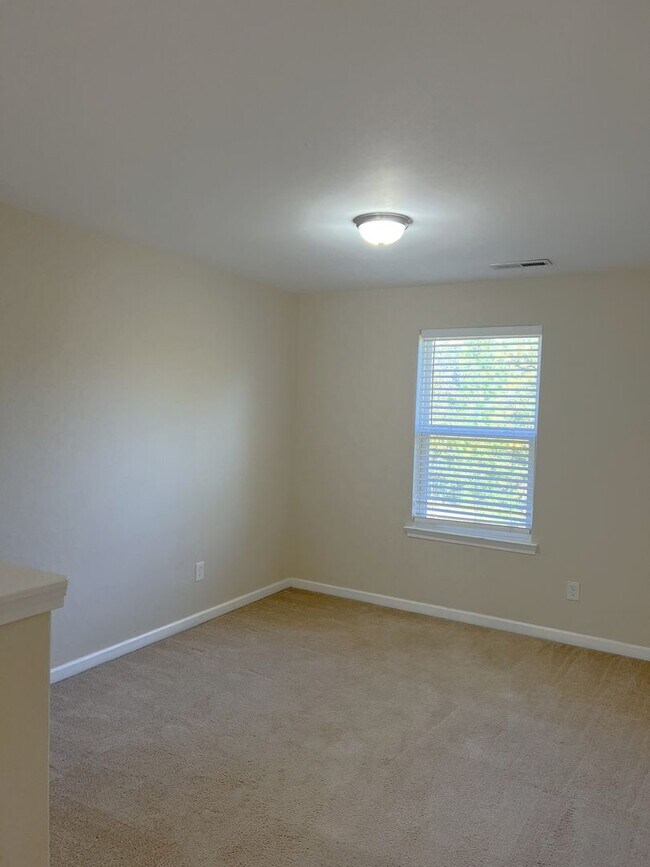 Building Photo - LAKE FOREST VILLAGE