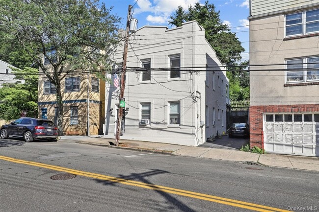 Building Photo - 40 Main St