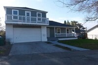 Building Photo - Spacious 2 Story Home With Lincoln Schools