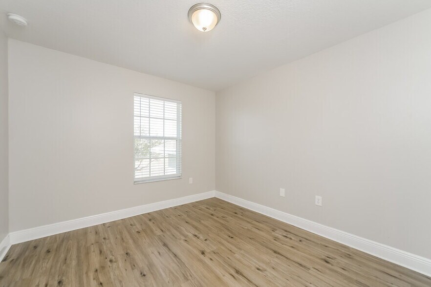 Building Photo - 4350 Fox Glen Loop