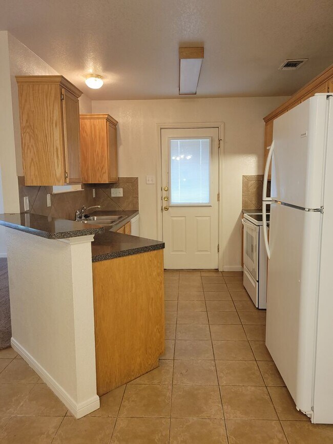 Building Photo - 1507 Nicholas Cir