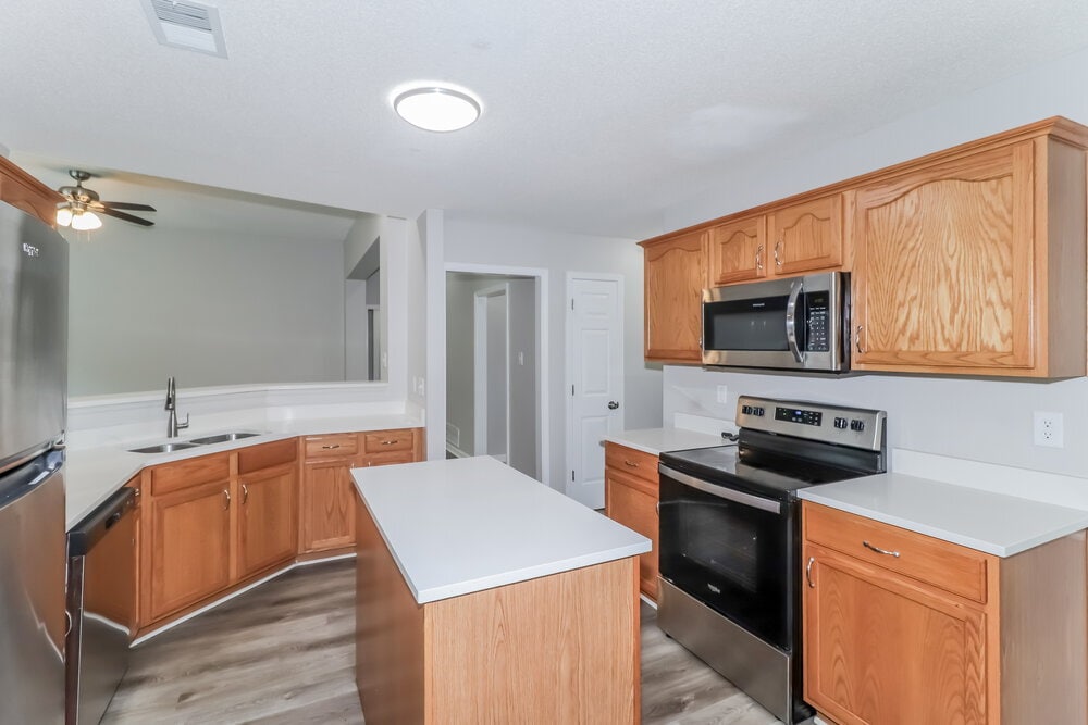 Building Photo - 9355 Helmsley Dr