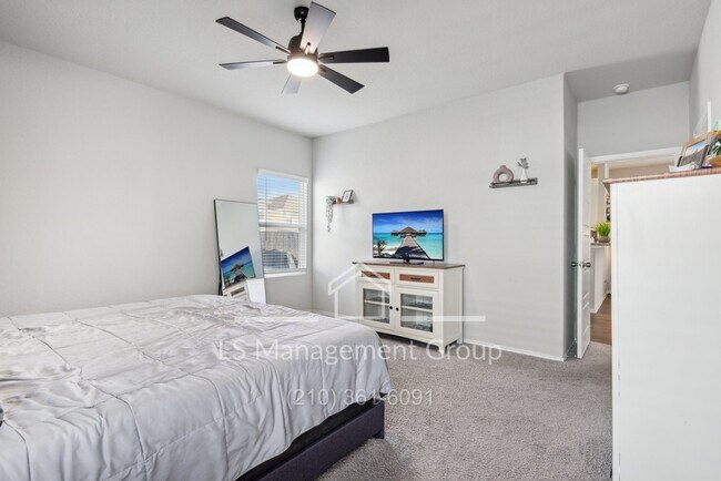 Building Photo - 7145 Pisces Wy