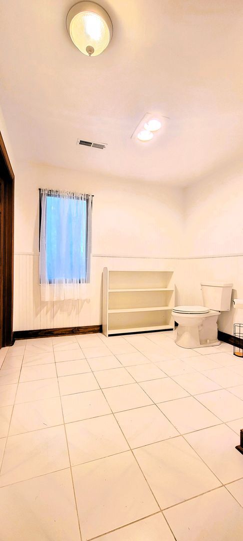 Building Photo - Remodeled secluded wooded oasis off of Qualla Road with handicap access