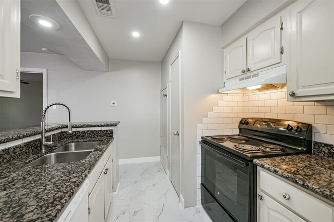 Building Photo - 847 Wax Myrtle Ln