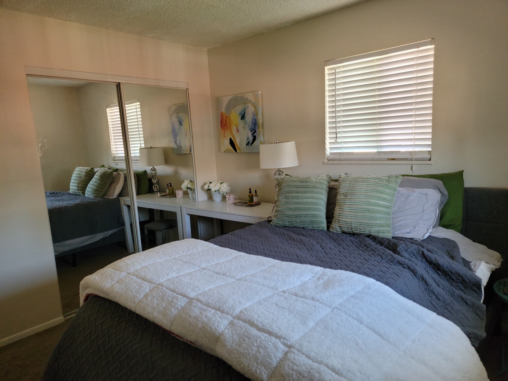 Building Photo - 133 S 18th Ave