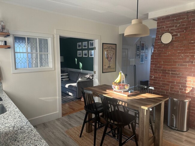 Building Photo - 23 Edwards St