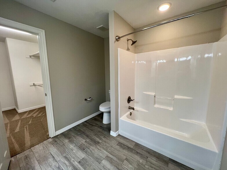 Building Photo - 6630 Leightyn Ln