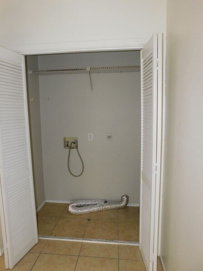 Building Photo - 2509 W Slaughter Ln