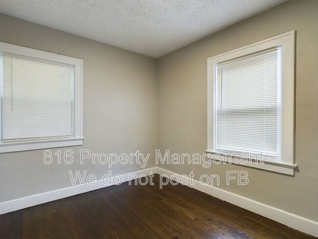 Building Photo - 3032 Elmwood Ave