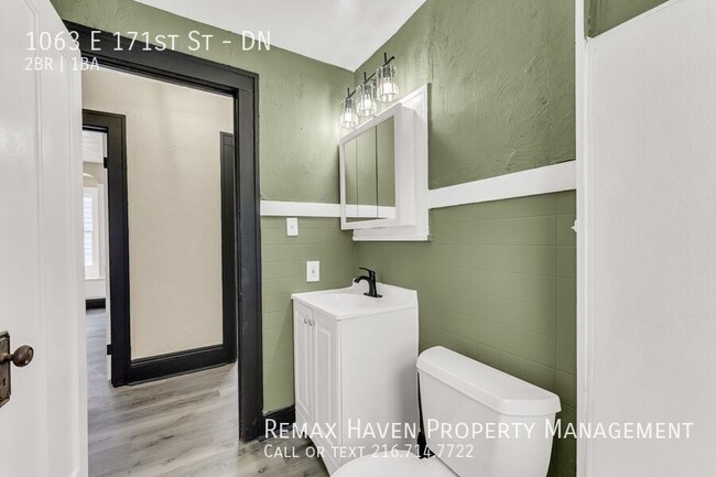 Building Photo - 1063 E 171st St