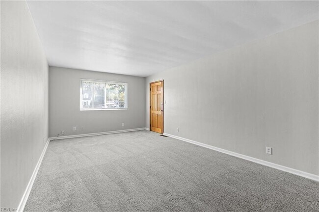 Building Photo - 4910 Johnson Ave