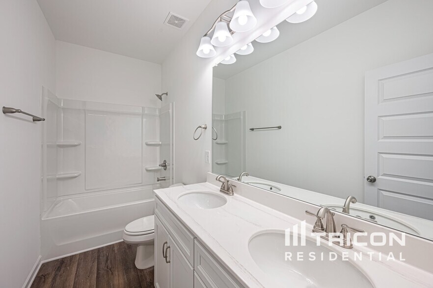 Building Photo - 135 Chapel Meadow Ln SW