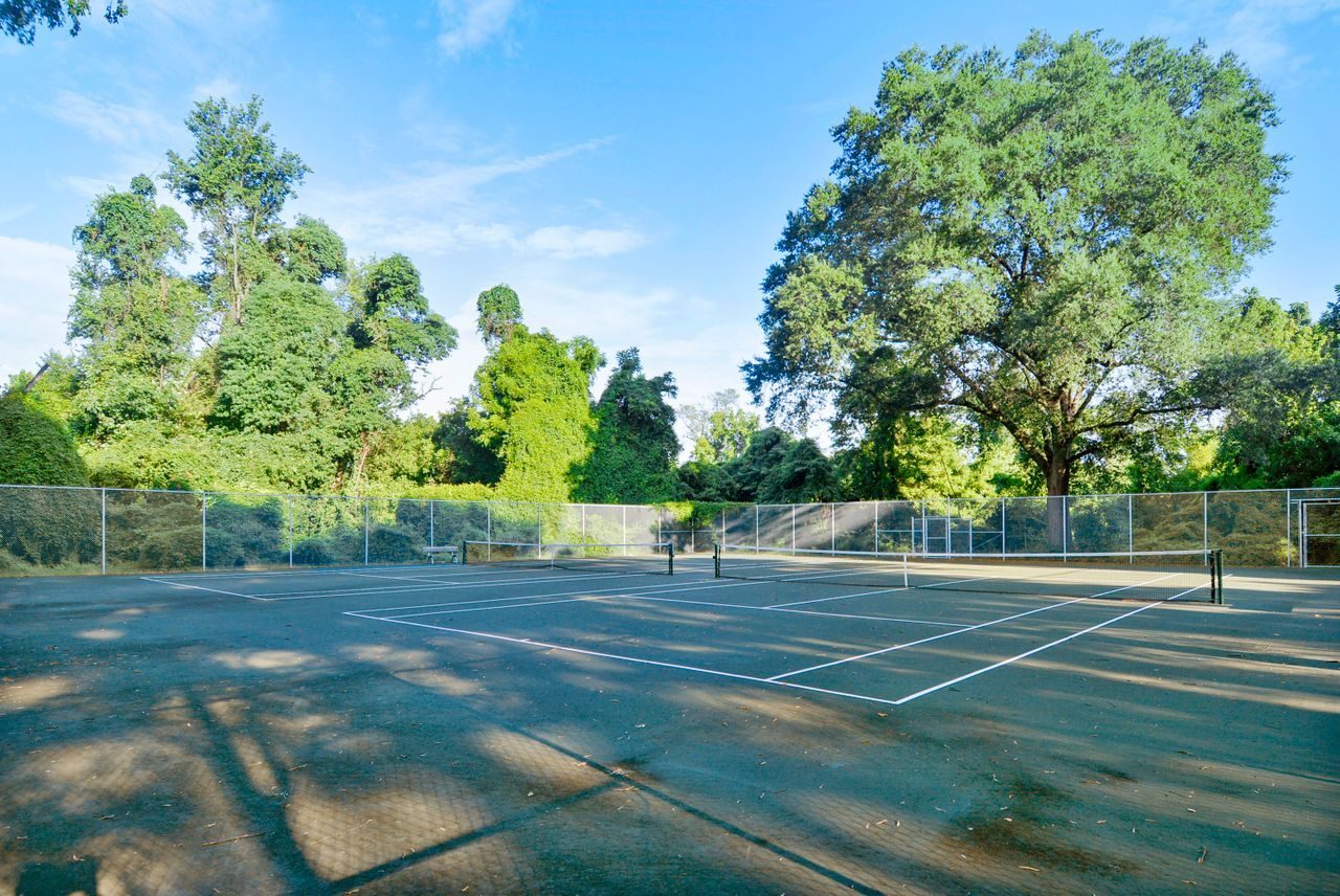 Building Photo - 106 Saint Ives Pl