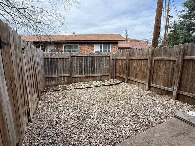 Building Photo - 3465 Willowrun Dr