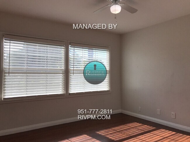 Building Photo - Tastefully remodeled home in a great Centr...