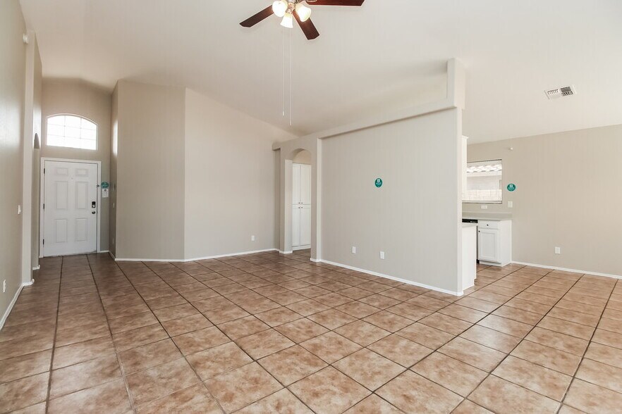 Building Photo - 1702 W Jupiter Way