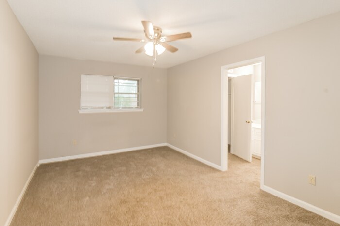 Building Photo - 581 Glade Park Loop