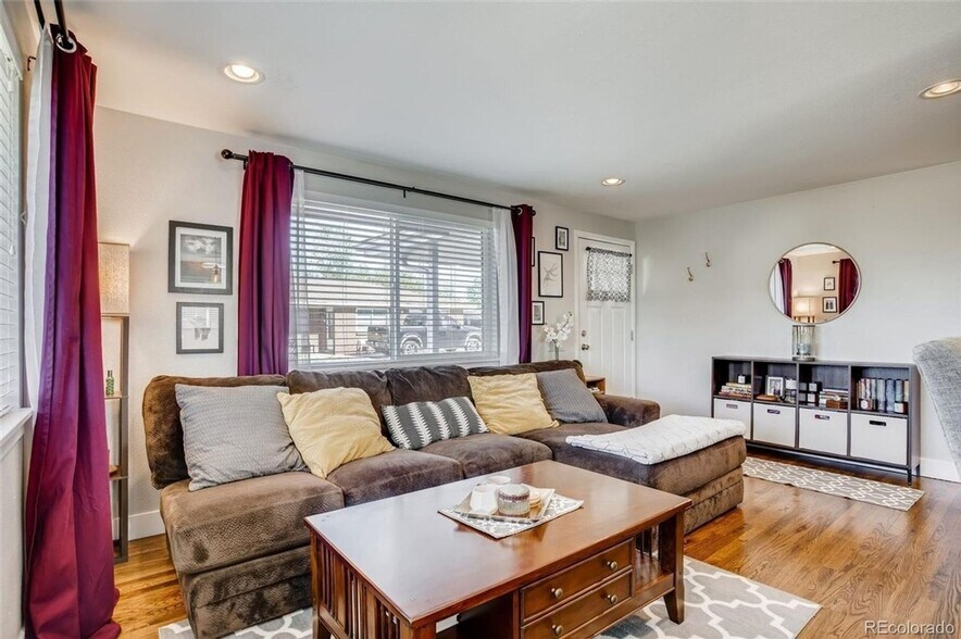 Building Photo - 4415 W Tennessee Ave