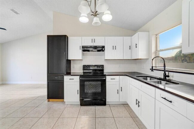 Building Photo - 1965 Teaberry Ct