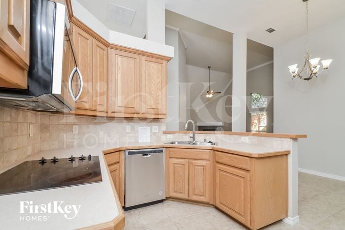 Building Photo - 502 Glenn Ln