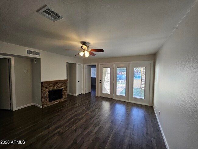 Building Photo - 30 E Brown Rd