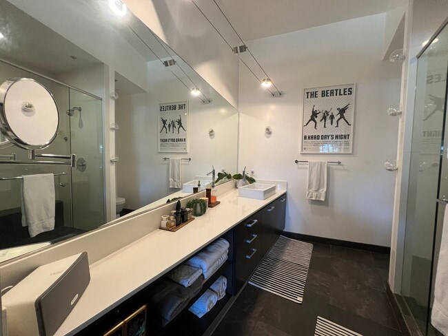 Building Photo - 13320 Beach Ave