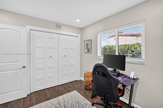 Building Photo - 252 SW 23rd St