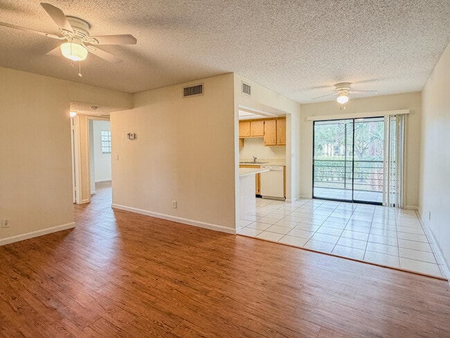 Building Photo - 4464 Oak Terrace Dr