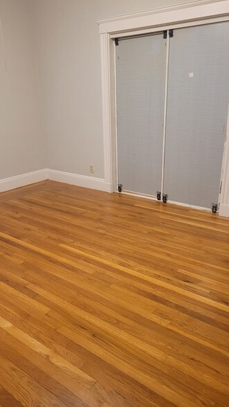 Building Photo - 258 Vine St