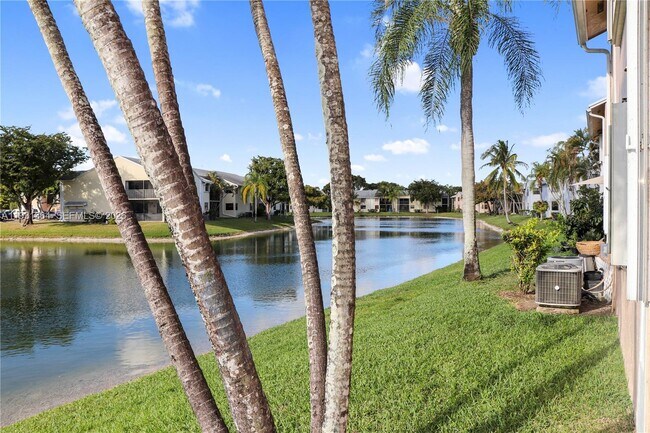 Building Photo - 1080 N Franklin Ave