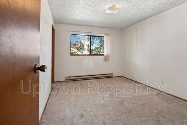 Building Photo - 5660 SW 180th Ave