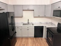 Building Photo - 4150 N Fremont Ave