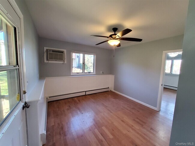 Building Photo - 8 O Sullivan Ln