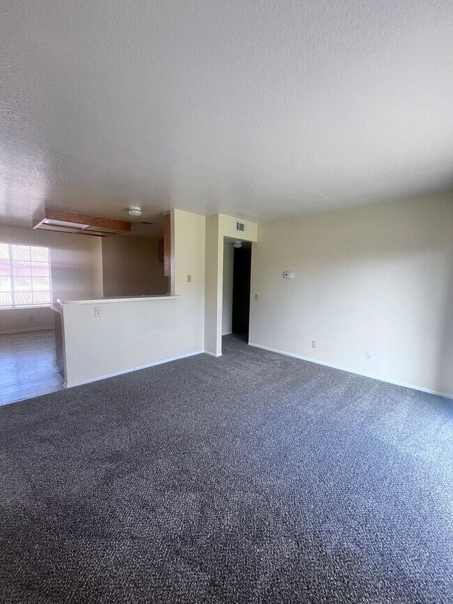 Building Photo - 3 Bedroom Condo in Mentone