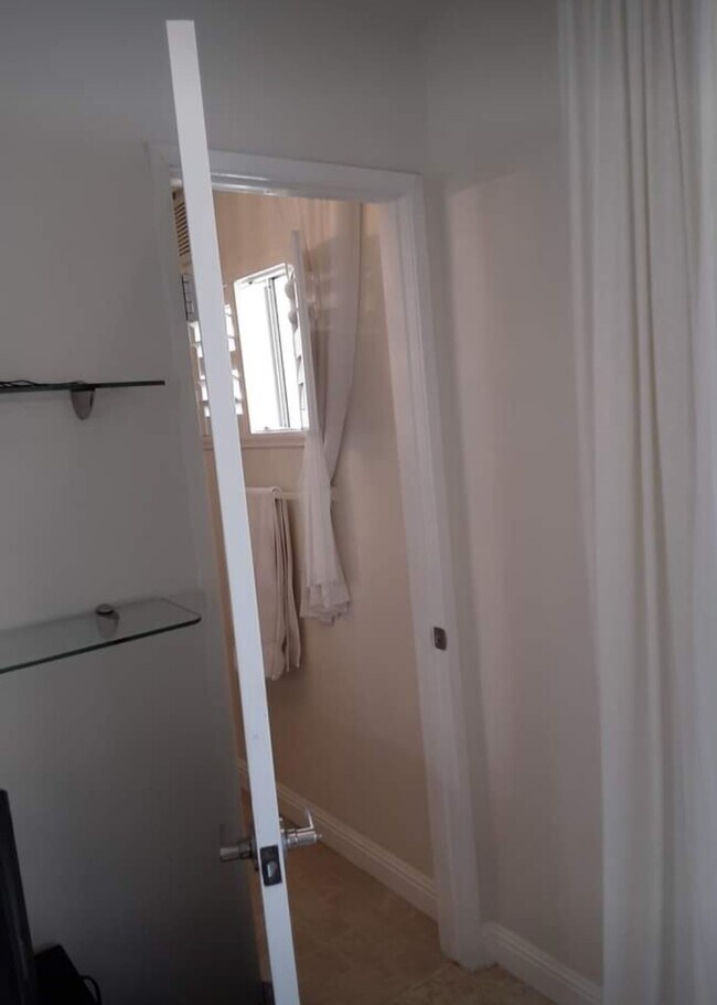 Master shower - 1040 N Gardner St