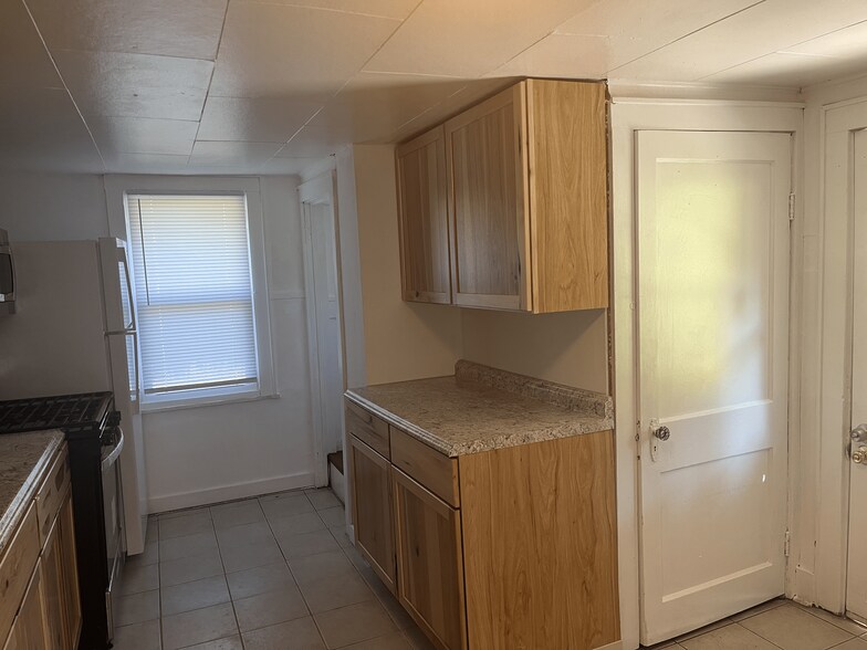 Building Photo - 265 Coddington Rd