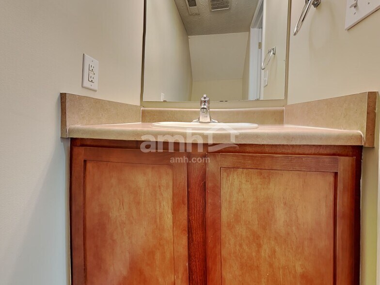 Building Photo - 11529 Pegasus Dr
